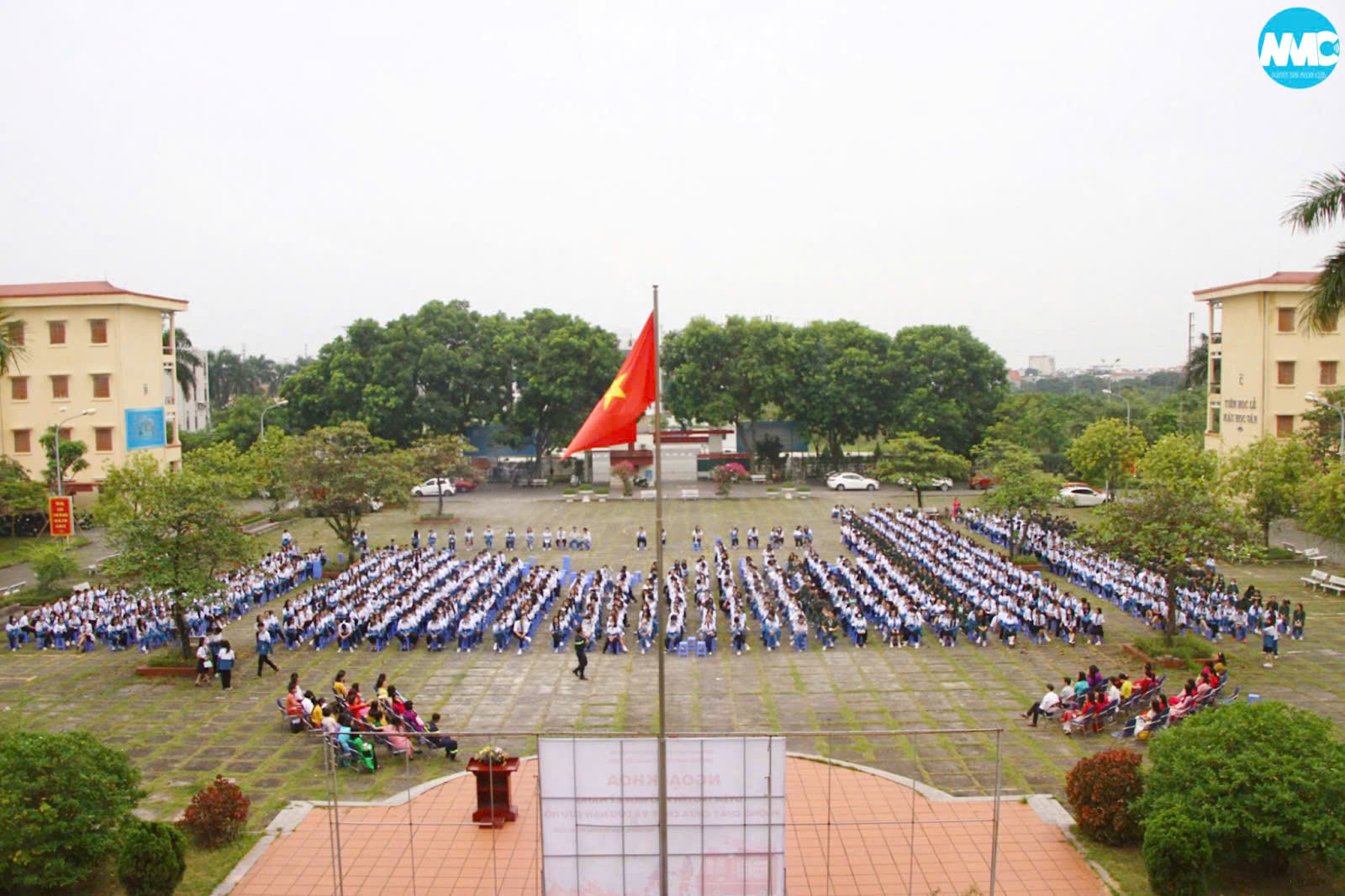 Chương trình chào cờ đặc biệt: Ngoại khóa “Tuyên truyền phổ biến kĩ năng phòng cháy chữa cháy và cứu nạn cứu hộ” năm học 2023-2024